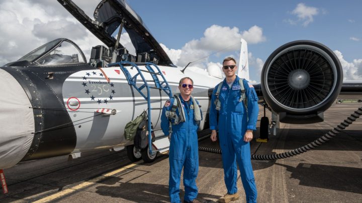 NASA Johnson Pilots Chase Moon’s Shadow for Eclipse Science 
