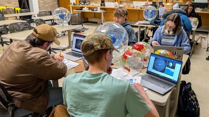 Community College Instructors Bring Astronomy Textbook Into 21st Century