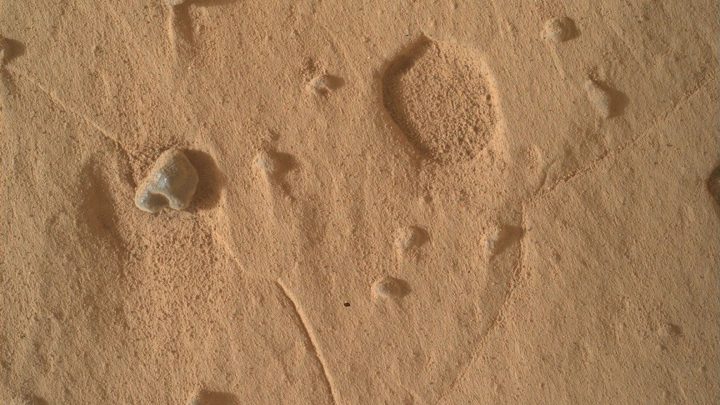 Curiosity Blog, Sols 4988-4994: More New Tricks for an Old Dog