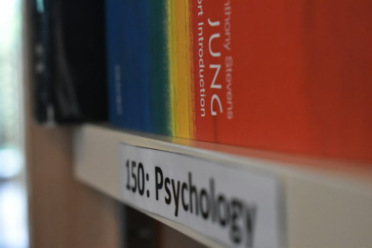 Books and academic research resources for health communication and psychology education