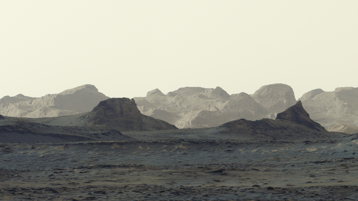 NASA’s Curiosity Captures Dawn Breaking on Wind-Carved Cliffs