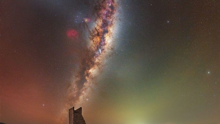 APOD: 2026 October 13 – Desert Stairway to Heaven
