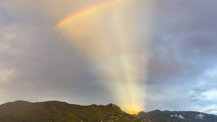 APOD: 2026 October 20 – An Anticrepuscular Rainbow Fan
