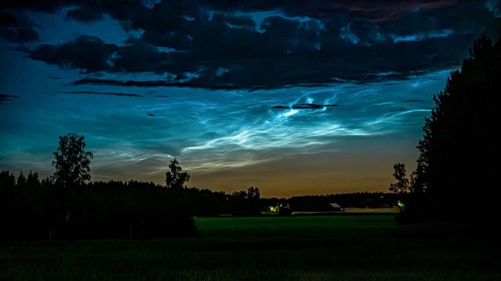 APOD: 2026 October 27 – Noctilucent Clouds over Sweden