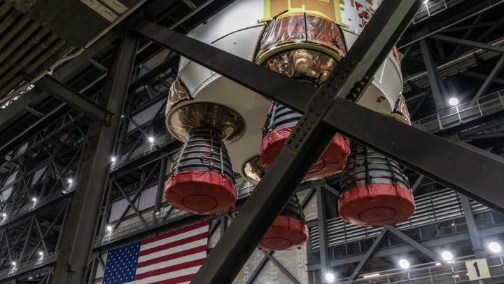 Artemis III SLS Core Stage Joins Boosters at Kennedy